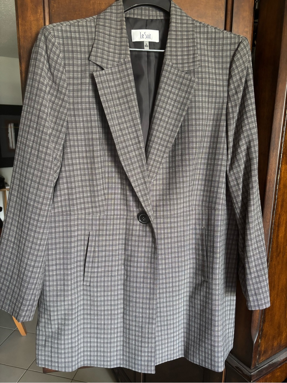 Le Suit Gray Plaid Tailored Blazer